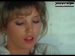 Abigail Clayton boobs , Hairy Pussy in Ciao maschio (1978) 5