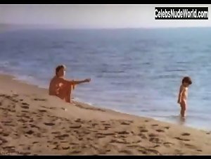 Abigail Clayton Nude , Beach in Ciao maschio (1978) 2