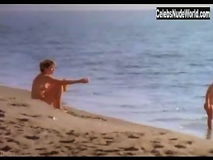 Abigail Clayton Nude , Beach in Ciao maschio (1978) 3