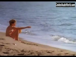 Abigail Clayton Nude , Beach in Ciao maschio (1978) 4