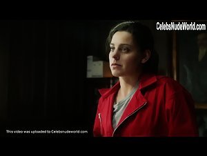 Clara Alvarado in La Casa de Papel (series) (2017) 11