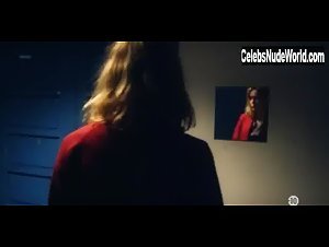 Elena Radonicich in La porta rossa (series) (2017) 4