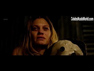 Anastasia Phillips in Ghostland (2018) 4