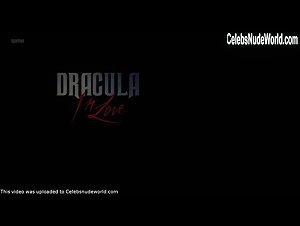 Amy Cruichshank in Dracula in Love (2018) 20