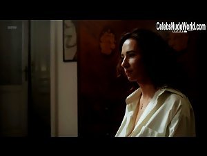 Aleksandra Poplawska Couple , Smoking In Miasto skarbow (series) (2017) 13