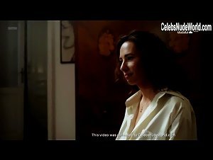 Aleksandra Poplawska Couple , Smoking In Miasto skarbow (series) (2017) 14