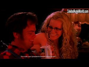 Sheri Moon Zombie in House of 1000 Corpses (2003) 14