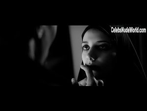Sheila Vand in A Girl Walks Home Alone at Night (2014) 4