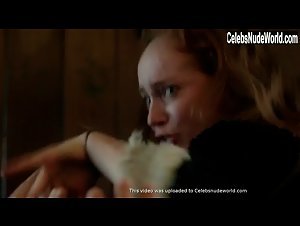 Lotte Verbeek in Outlander (series) (2014) 16
