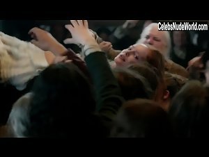 Lotte Verbeek in Outlander (series) (2014) 18