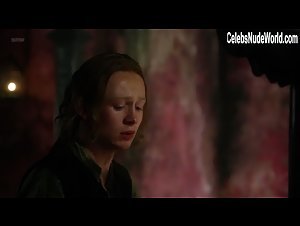 Lotte Verbeek Gore , boobs in Outlander (series) (2014) 10