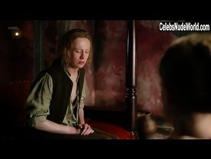 Lotte Verbeek Gore , boobs in Outlander (series) (2014) 12