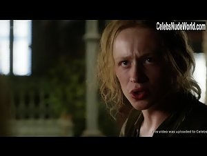 Lotte Verbeek Gore , boobs in Outlander (series) (2014) 17