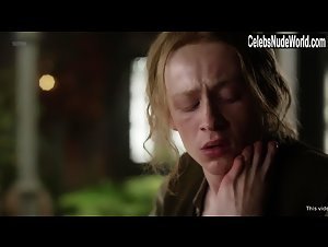 Lotte Verbeek Gore , boobs in Outlander (series) (2014) 19