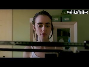 Lily Collins in To the Bone (2017) 13