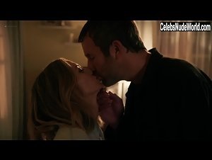 Megan Stevenson Kissing , Couple in Get Shorty (series) (2017) 7