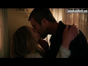 Megan Stevenson Kissing , Couple in Get Shorty (series) (2017) 9