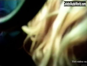 Pamela Anderson blowjob in the car while driving in Pam & Tommy Lee sex tape (1998) 4