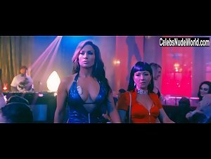 Jennifer Lopez Striptease , Lingerie scene in Hustlers 6