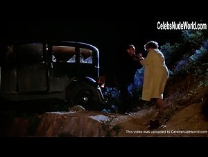 Anjelica Huston in Postman Always Rings Twice (1981) 14