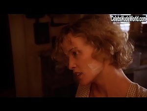 Anjelica Huston in Postman Always Rings Twice (1981) 5