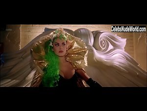 Eva Herzigova in Les anges gardiens (1995) 6