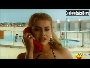 Eva Grimaldi in Rimini Rimini - Un anno dopo (1988) 14