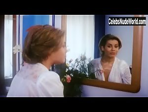 Eva Grimaldi in Non scommettere mai con il cielo (1987) 6