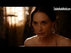Claire Forlani in Camelot (series) (2011) 5