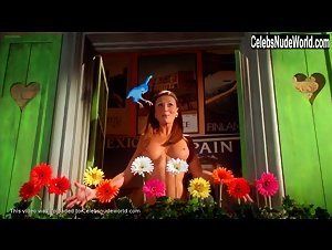 Cerina Vincent Office , Public Nudity in Not Another Teen Movie (2001) 20