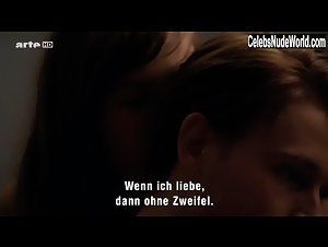 Alina Levshin Explicit , Kissing In Im Angesicht des Verbrechens (series) (2010) 6