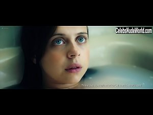 Bel Powley bath, hot scene in Wildling (2018) 5