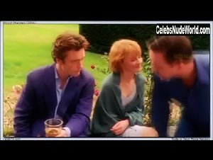 Claire Skinner Outdoor , Hot in Perfect Strangers (series) (2001) 2