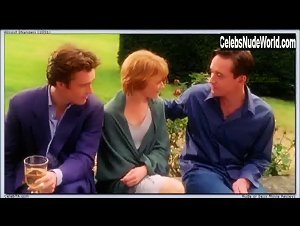 Claire Skinner Outdoor , Hot in Perfect Strangers (series) (2001) 5