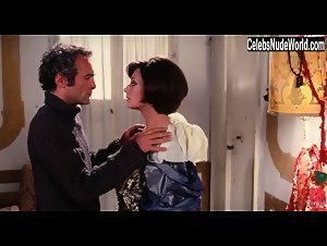Angela La Vorgna in Il tuo vizio e una stanza chiusa e solo io ne ho la chiave (1972) 17
