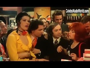 Juliette Mills in Sex-shop (1972) 14