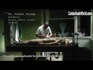 Bea Lass in Vegtelen percek (short) (2011) 2