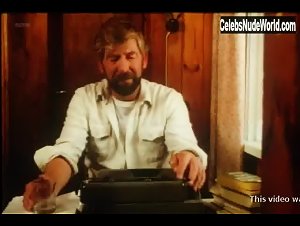 Asdis Thoroddsen in Skilaboð til Sondru (1983) 4