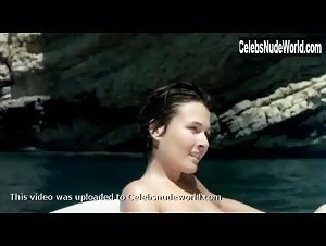 Adriana Dominguez Beach , boobs In El sueno de Ibiza (2002) 20