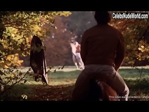 Agnete Wahl Public Nudity , Perfect Butt In Takt og tone i himmelsengen (1972) 1