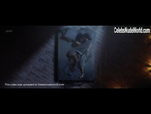 Akiya Henry bed, sex scene in Macbeth (2018) 2