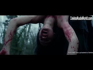 Almudena Leon in Vampyres (2015) 1