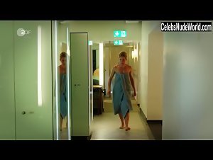 Angelika Niedetzky in Bier Royal (series) (2018) 18