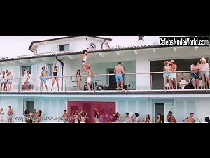 Euridice Axen hot , bikini scene in Loro (2018) 12