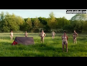Daphne Dumons in Normandie nue (2018) 3