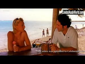 Isabelle Alexis in Les gens en maillot de bain ne sont pas (forcement) superficiels (2001) 12