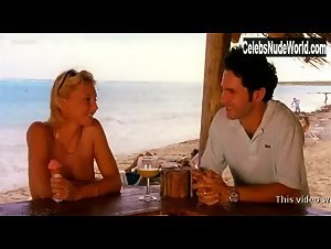 Isabelle Alexis in Les gens en maillot de bain ne sont pas (forcement) superficiels (2001) 14