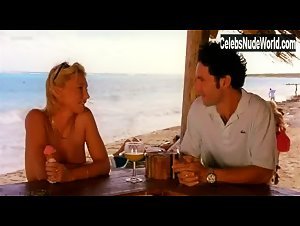 Isabelle Alexis in Les gens en maillot de bain ne sont pas (forcement) superficiels (2001) 15