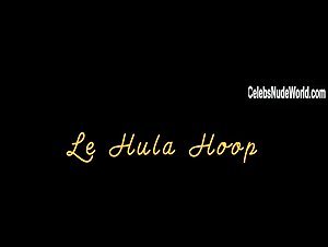 Jade Henot in Le Hula Hoop (short) (2016) 17