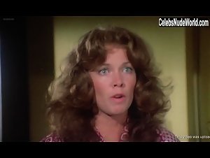 Jaime Lyn Bauer in Centerfold Girls (1974) 16